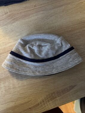 Light Gray Bucket Hat with Navy Trim 6M